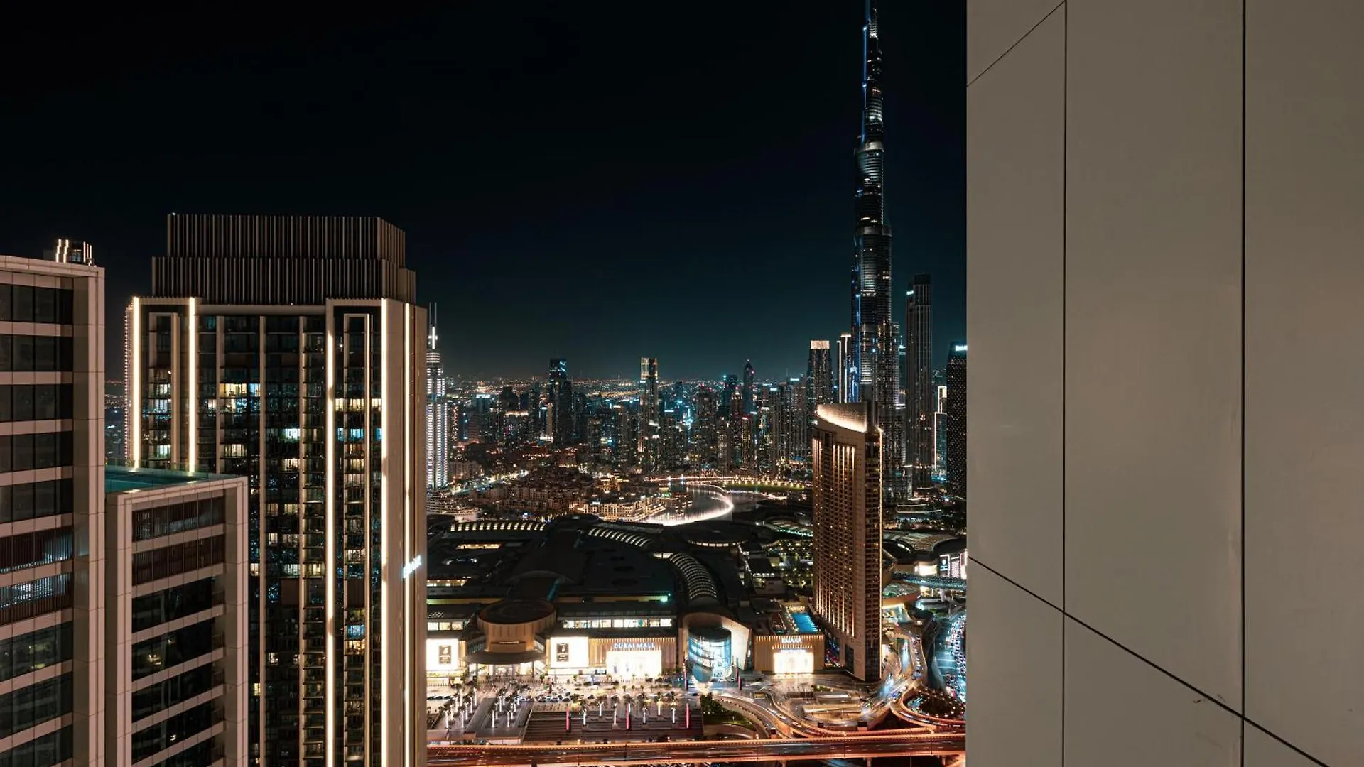 Premium 2 Bedroom High-Floor Apartment Offering Spectacular Burj Khalifa & Fountain Views, Steps Away From Dubai Mall - Downtown Dubai By Stayfinity - Max 8 Guests