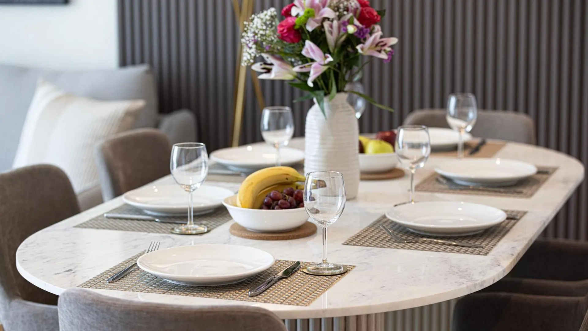 Premium 2 Bedroom High-Floor Apartment Offering Spectacular Burj Khalifa & Fountain Views, Steps Away From Dubai Mall - Downtown Dubai By Stayfinity - Max 8 Guests