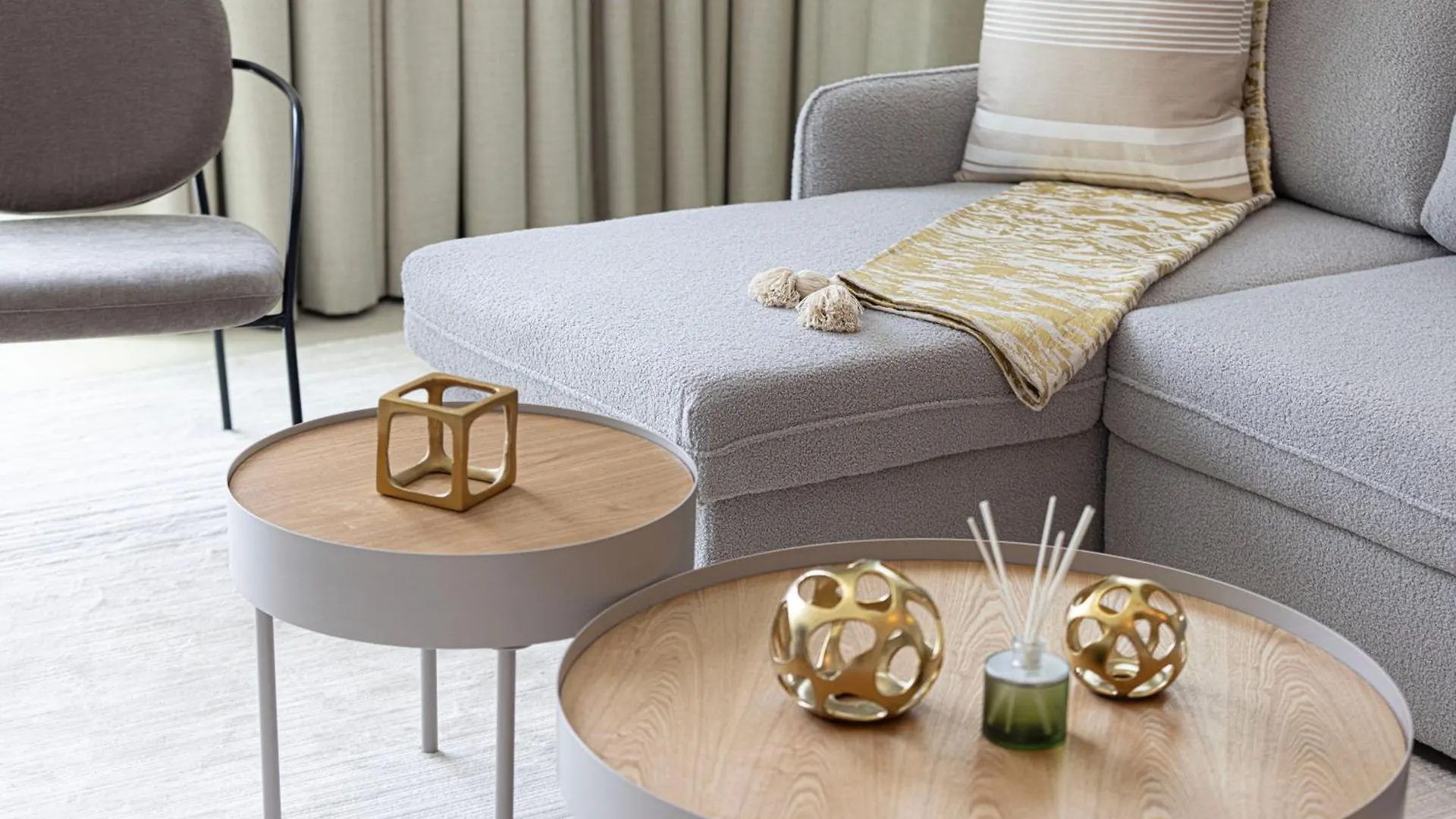 Premium 2 Bedroom High-Floor Apartment Offering Spectacular Burj Khalifa & Fountain Views, Steps Away From Dubai Mall - Downtown Dubai By Stayfinity - Max 8 Guests